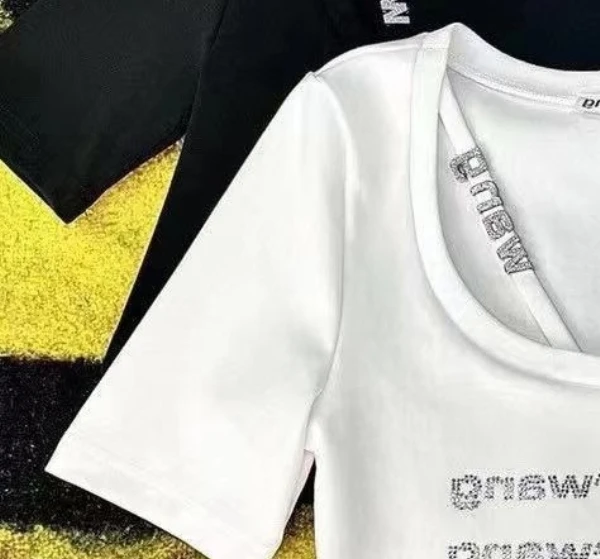 

2021 Fashion Classic Summer Women Beaded Letter T-shirt Luxury Casual Versatile Shoulder Strap Logo Square Neck Short Top A2