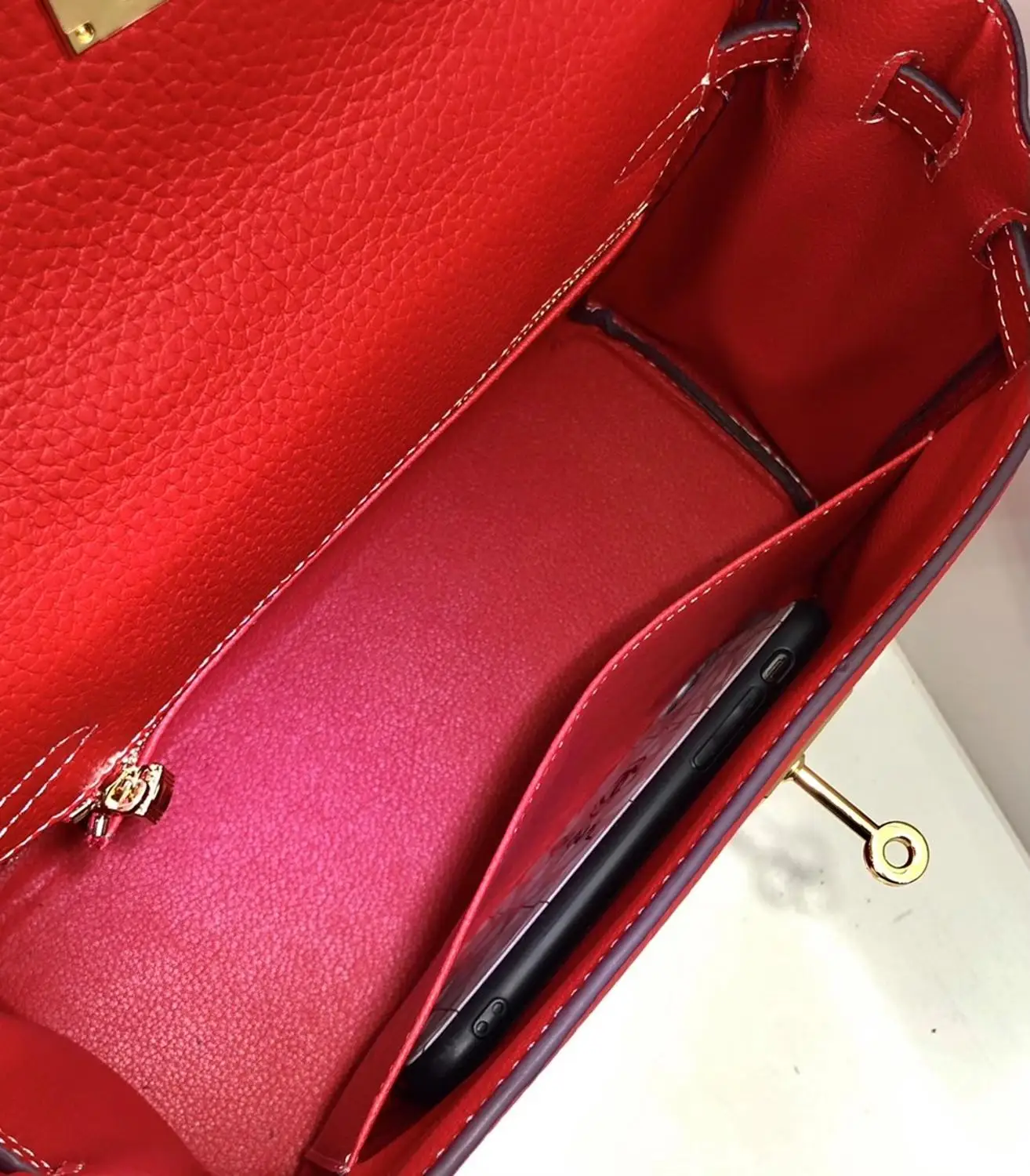 

Bright leather women's bag, modern, simple, single zipper, 2021