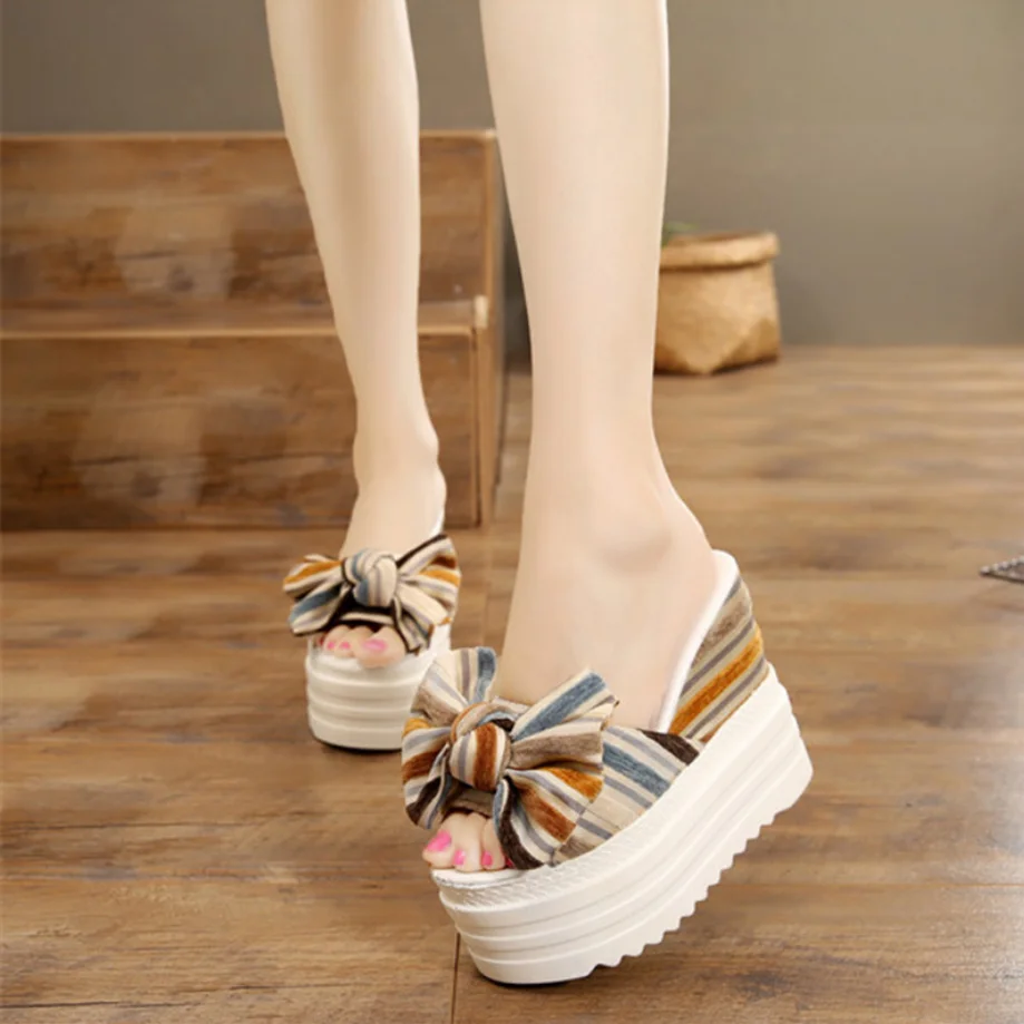 Женские шлепанцы на платформе пляжные дизайнерские Сланцы очень высоком каблуке