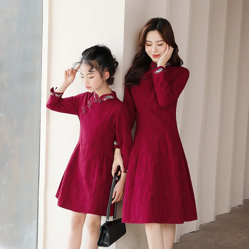 

WLG Mommy and Me Clothes Family Matching Clothes Spring Fall Chinese Style Floral Embroidery Red Green Dresses