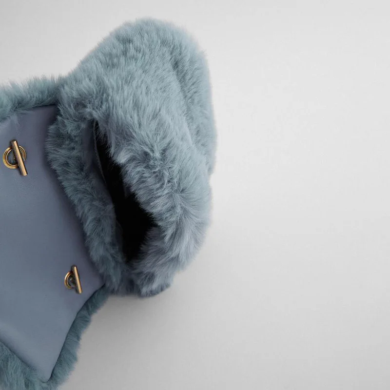 Новинка 2020, женская сумка с цепочкой из кроличьего меха, маленькая квадратная сумка, модная наплечная сумка-мессенджер из искусственного ме... от AliExpress WW