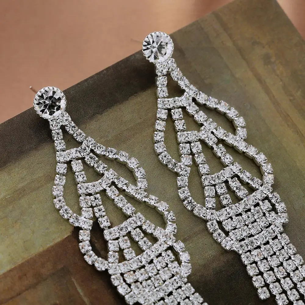 

Rhinestone Tassel Earrings Bright Full Flower Shaped Pendant Earrings Fashionable Female Jewelry Jewelry.