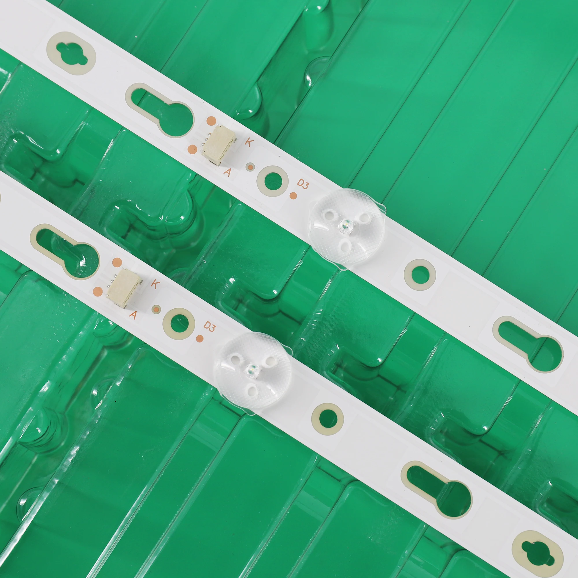 Рисунок 3 - Лампа для подсветки Tcl 32s5300