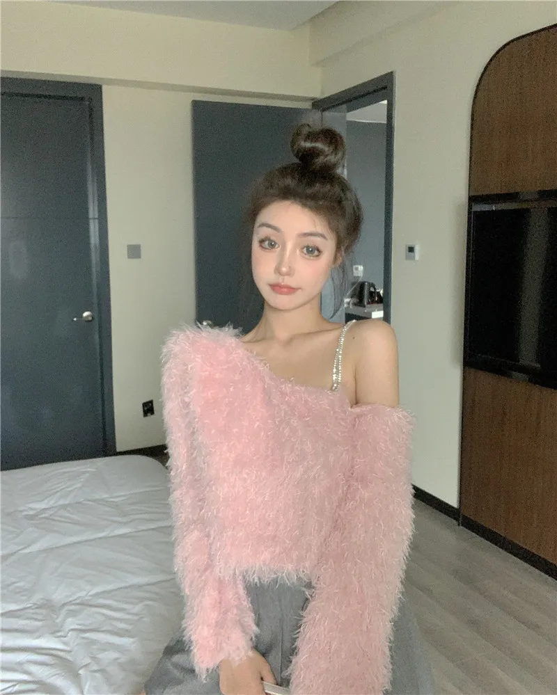 

2020 Winter Sexy Off-Shoulder Fashion Knit Sweater Female Diamonds Belt Fringed Plush Loose Knitted Sweater Jumper