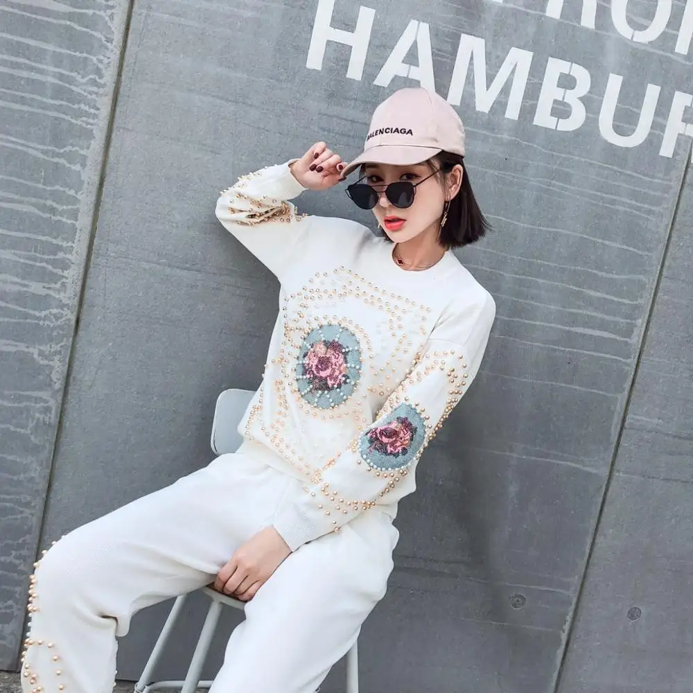 Женский костюм ручной работы с вышивкой бисером вязаные свитера и брюки