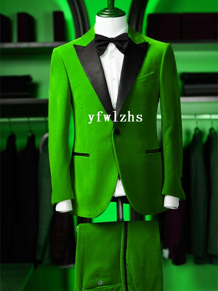 

Handsome Velveteen Groomsmen Peak Lapel Groom Tuxedos Men Suits Wedding/Prom/Dinner Best Blazer(Jacket+Pants+Tie) 085