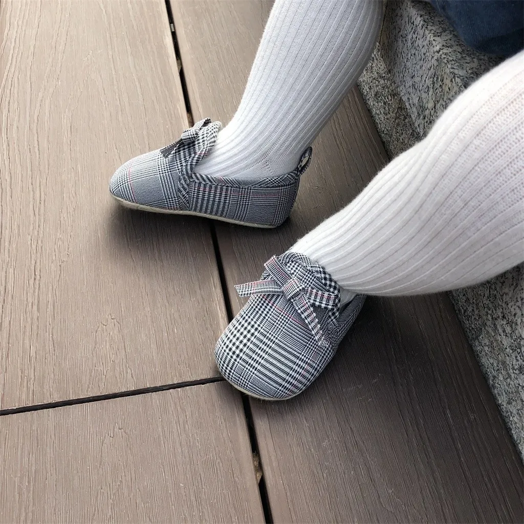 Детская обувь для новорожденных девочек на плоской подошве с мягкой подошвой