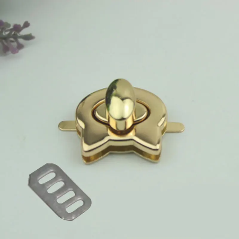 

Metal Cute Cat Head Shape Bag Clasp Buckle Turn Lock Twist Lock For Leather Craft Durable DIY Bag Lock For Women Bag Accessories