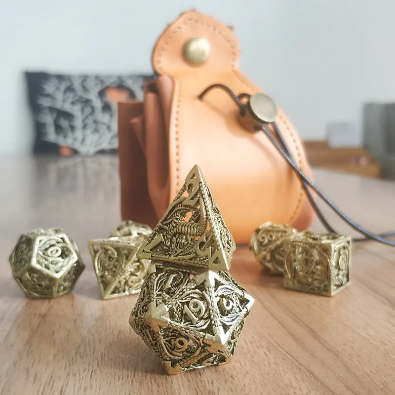 

Мини-Планета полый металлический летающий дракон Adventurer набор костей D & D игральные кости для ролевых игр эксперименты