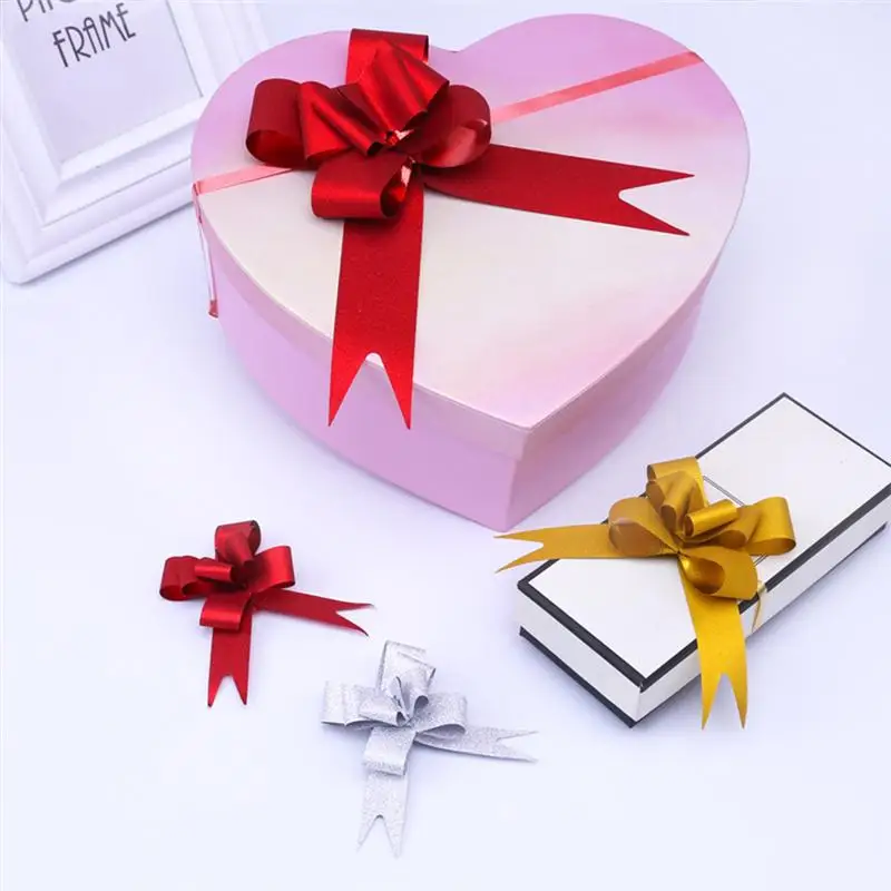 Pull фатиновой юбкой и бантом украшенная снежинками с изображениями на тему