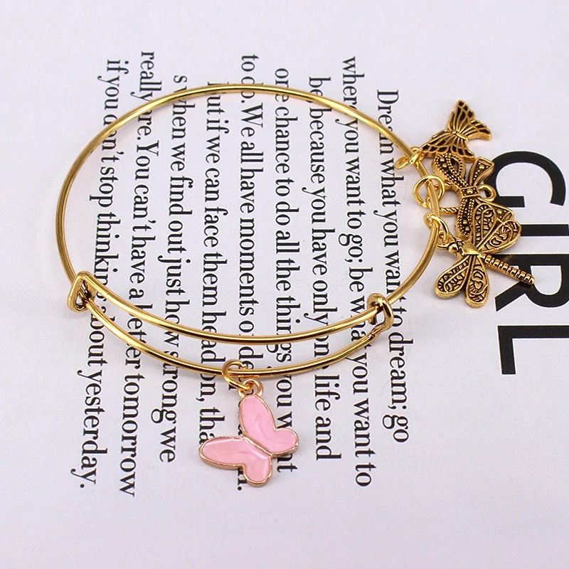 Женский браслет с 5 звеньями подвесками в виде бабочки золотого цвета со