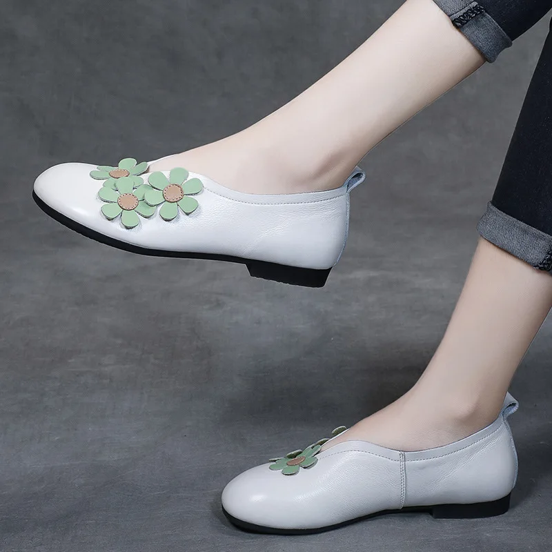 

Women Flats Genuine Leather Shoes Beige Women Spring 2021 Black Retro Loafers Slip on Flower Soft Leather Shoes Women Handmade