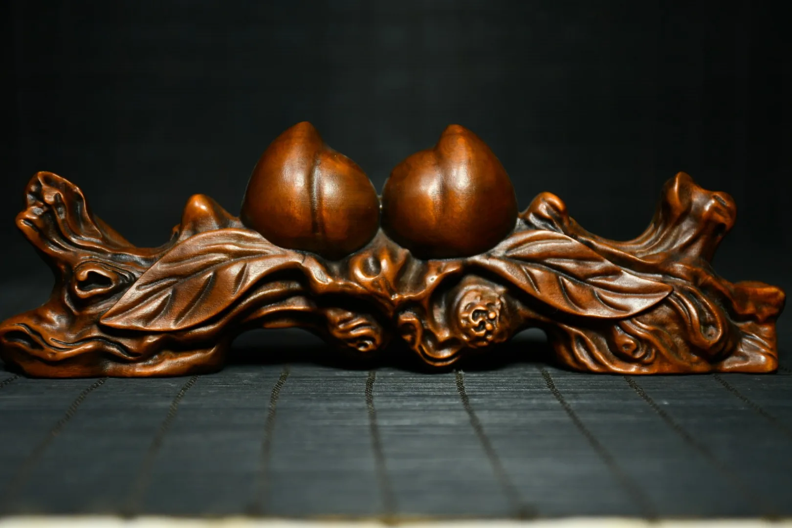 

8"China Lucky Old Boxwood Hand-carved Shou Tao statue penholder Four Treasures of the Study Office Ornaments Town House Exorcism