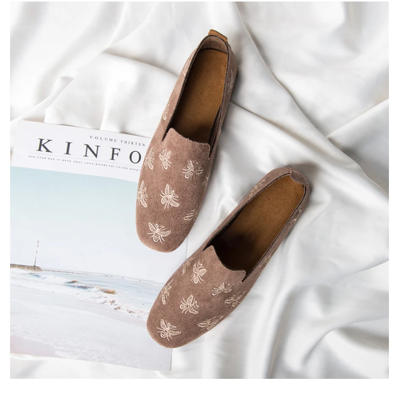 

Bee embroidered lazy pedal peas shoes loafers 2021 new ins flat casual shoes spring and autumn women shoes