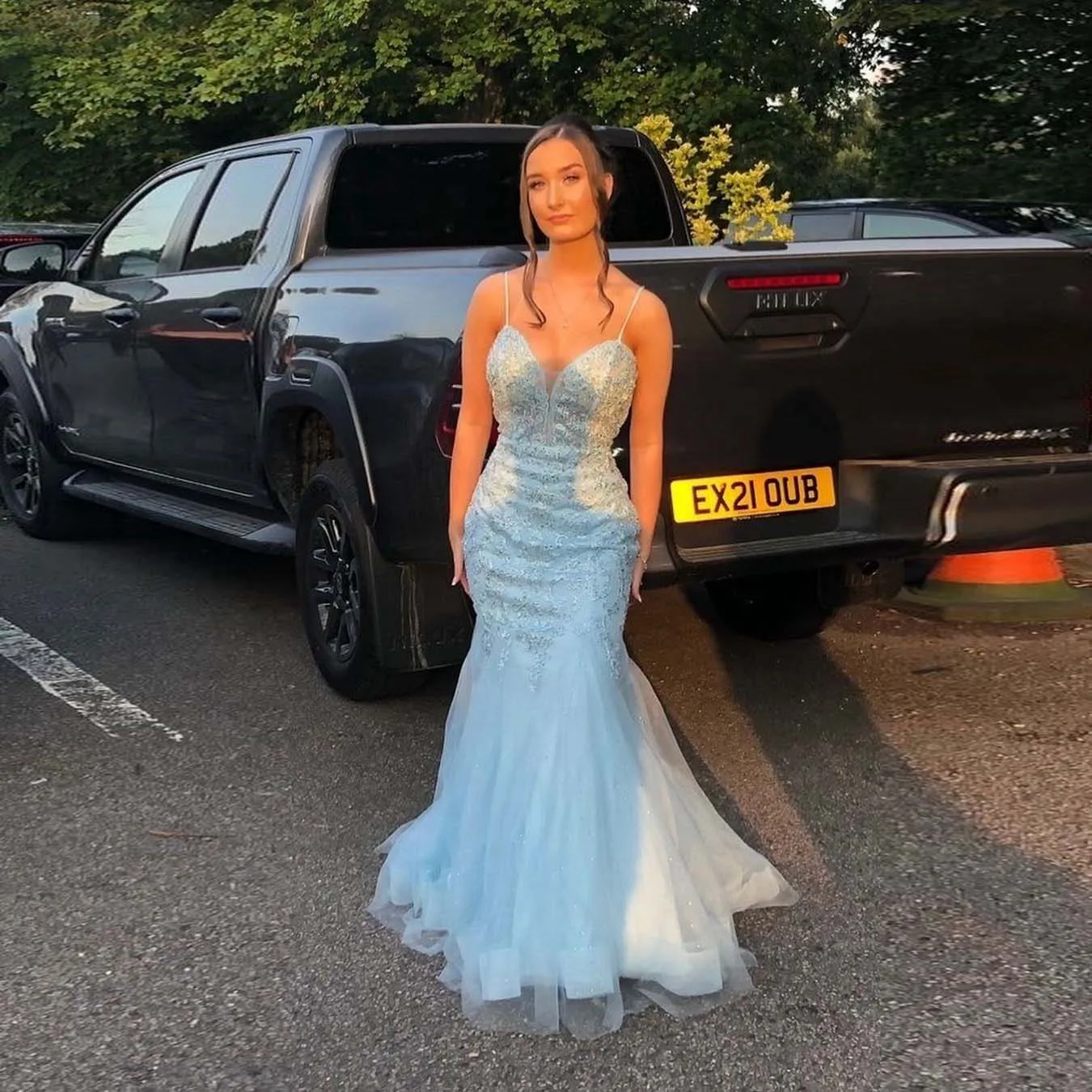 

Белое Элегантное Изысканное вечернее платье, бретельки, v-образный вырез, длина до пола, Тюлевое платье с блестками, официальное платье для в...