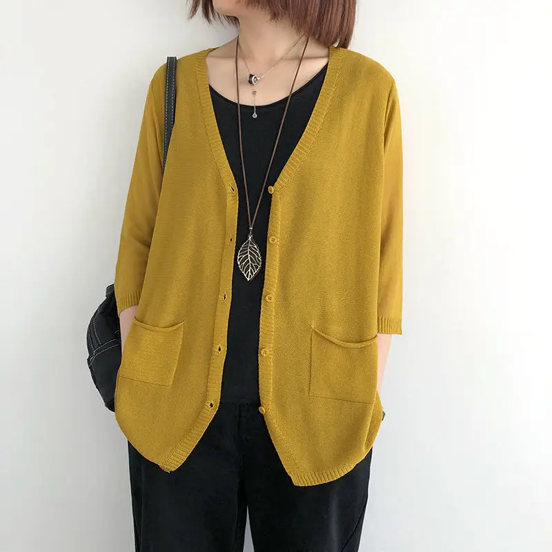 

2021 Women Thin Summer Loose Sunscreen Shawl Knitted Cardigan Female V-neck Three Quarter Sleeve Air-conditioned Sweater L603