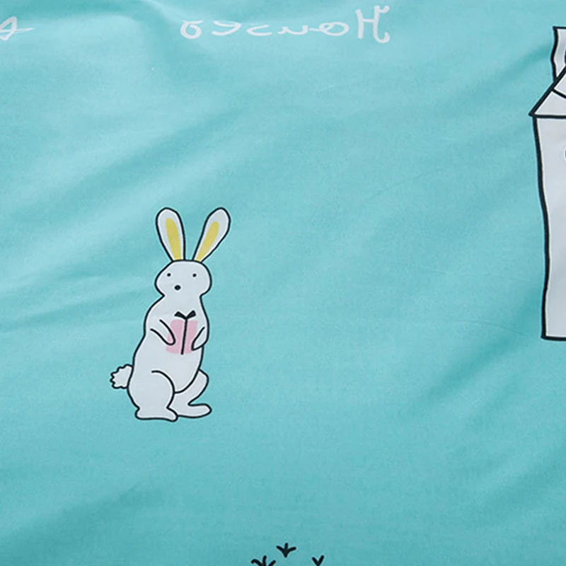 Детский комплект постельного белья из четырех предметов с рисунком мультфильма