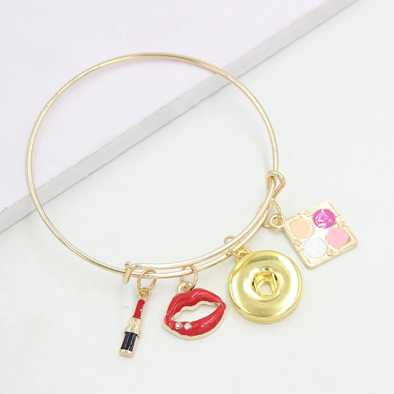 

10pcs Wholesale Snap Expandable Wire Bangle Cosmetic Makeup Box Lipstick Red Lips Bracelets For Women Friends Gift Pulsera