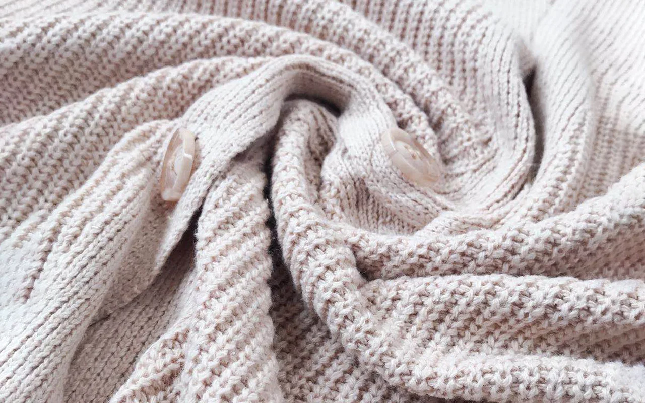 

Casual long knitted cardigan female autumn winter Loose lantern sleeve sweater cardigan Basic white button women's tops