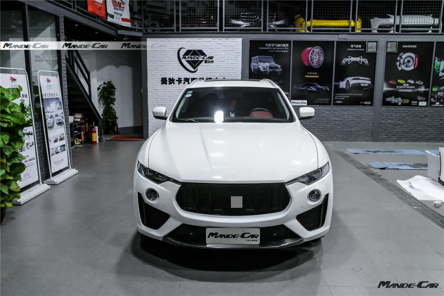 

Maserati levante trofeo estilo do plutnio amortecedor dianteiro com fibra de carbono vants e grade facelift bodykit auto parts