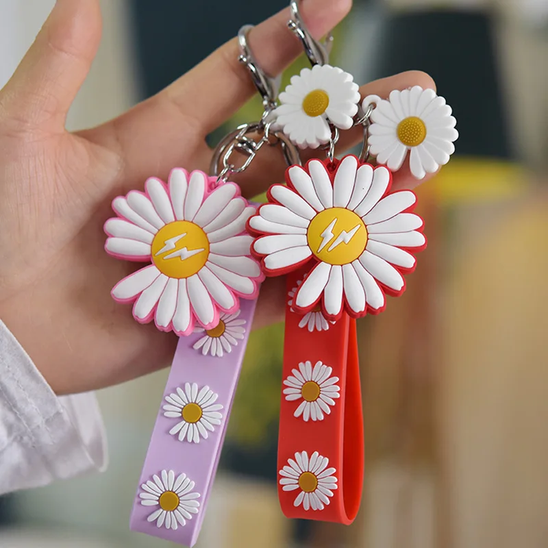 

Fashion Personality Small Daisy PVC Plastic Keychains Web Celebrity Hot Style Jokers Car Key Chain New Pendant Ins Gift Key Ring