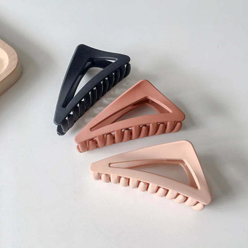 

New Korean Style Fashion Women Girls Acrylic Hair Claws Hair Clips Headwear Triangle Big Size Women Hair Accessories Ornament