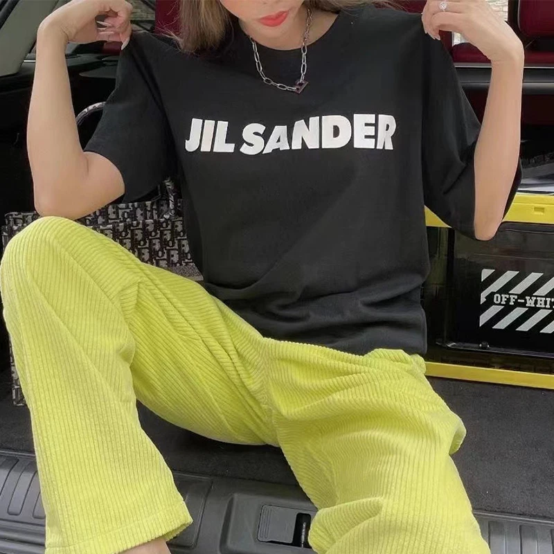 Jil sander футболка женская белая. Jil sanders одежда. Jil sander shirt. Майка jil sander. Джил сандер показ 2020.