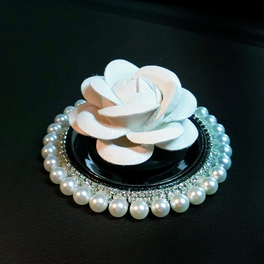 Красивое украшение для приборной панели автомобиля с жемчугом кожаное в форме