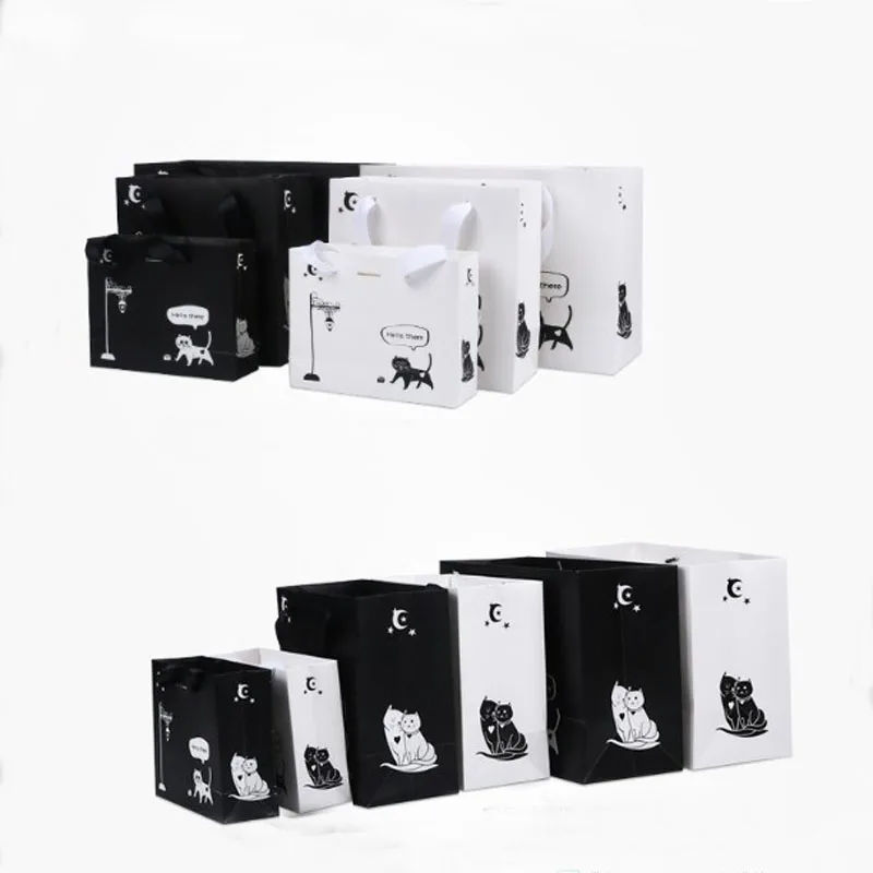

Cartoon Birthday Decoration Event Party Supplies Paper Gift Bag Wedding Handles Paper Gift Bag for Black and White Colors 30pcs