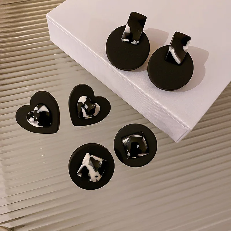 

LOVOACC Korean 3 Designs Black Color Round Love Heart Pendant Earrings for Women Ladies Arcylic Dangle Earrings Accessories