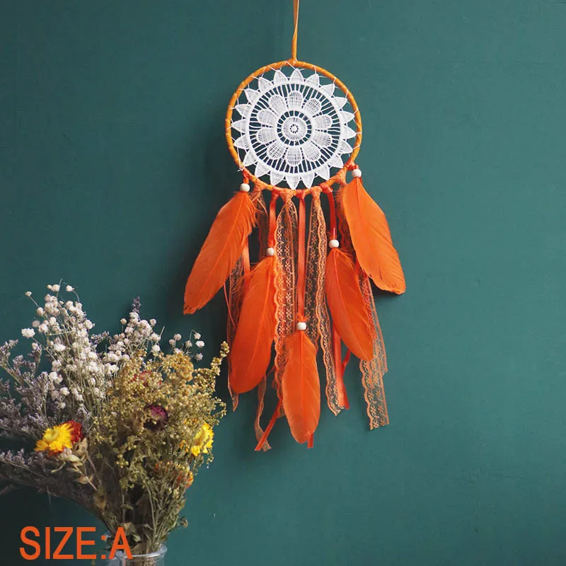 Настенный декор для спальни Ловец снов с оранжевыми и зелеными кружевами перьями