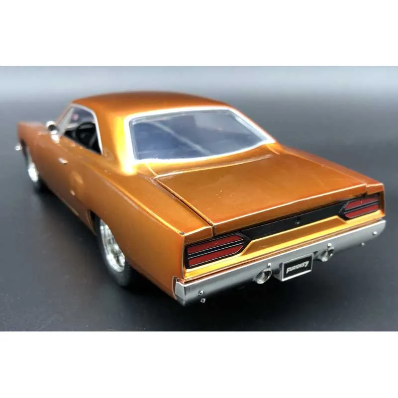 Коллекция 1/24 года американский автомобиль с мускулами Plymouth GTX модель автомобиля