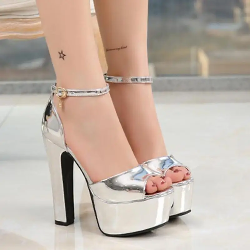 Сандалии женские на очень высоком каблуке 14 см модные серебристые Босоножки с