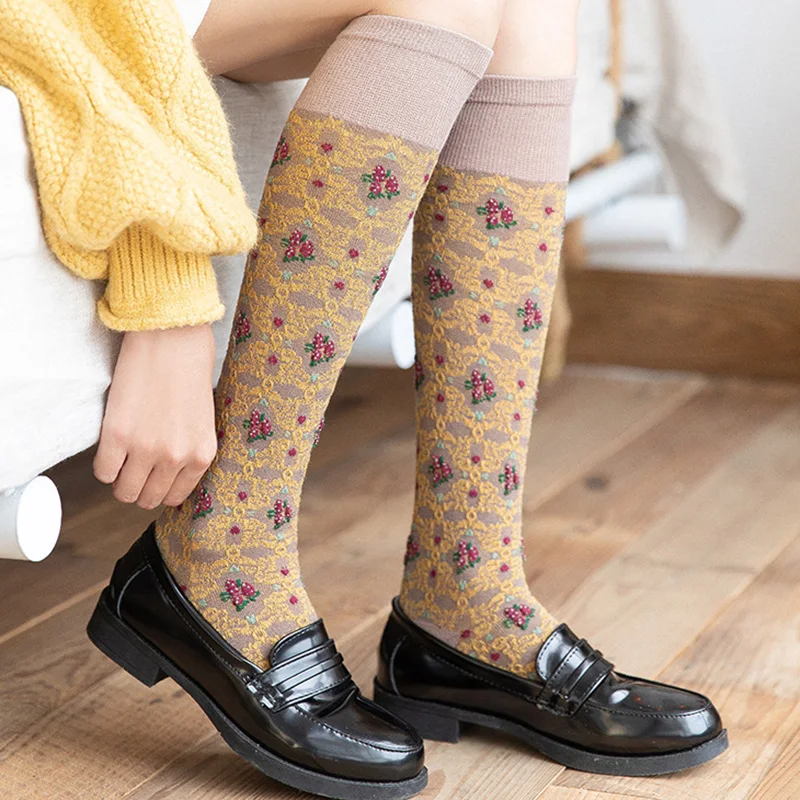 5 Pairs Pack Fashion Ethnic Style Women Socks Long Winter Retro Cute Sweet Girl Socks Skateboard Leg Warmers Kobieta Skarpety