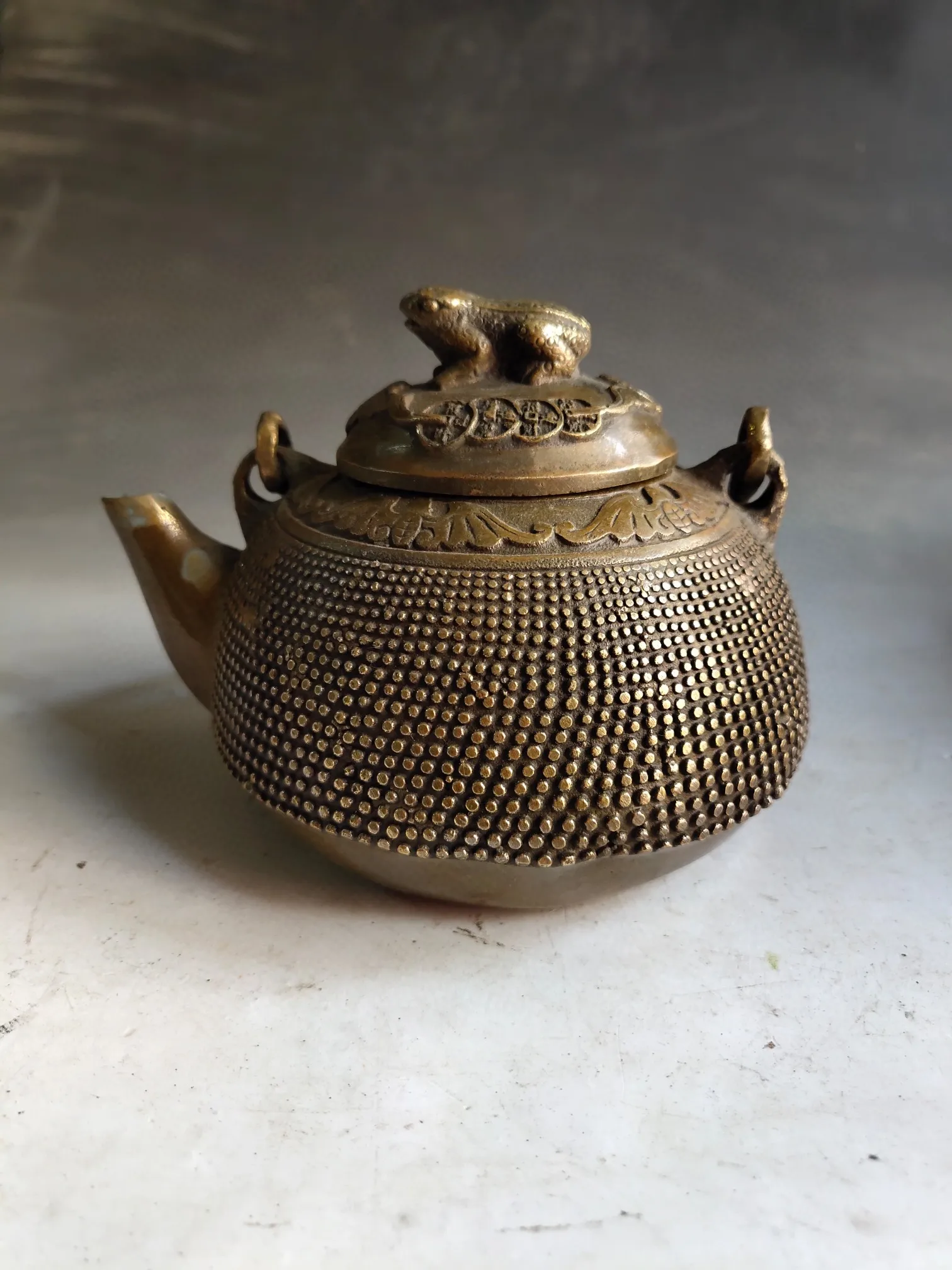 

Поделки для коллекции античных искусств, золотой чайник ручной работы из чистой меди в китайском стиле, металлический чайник для украшения ...