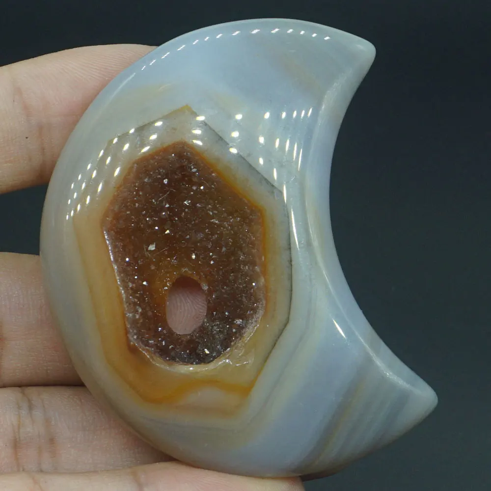 Лунная скульптура натуральный драгоценный камень агат фигурка геода кристалл