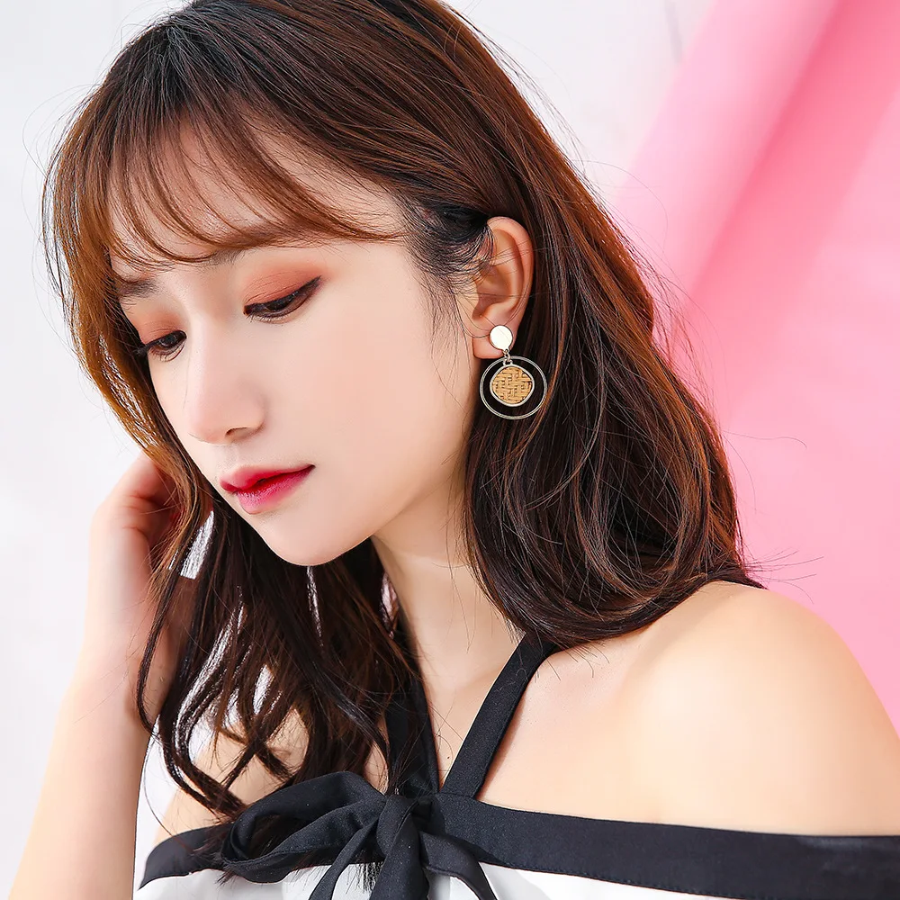 Модные металлические круглые серьги гвоздики женские в стиле ретро Джокер