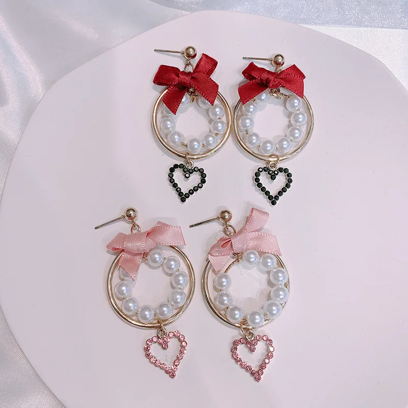 Серьги подвески сердечки. Серьги и цепочка комплект. Серьги сердечки золото. Золотые серьги "сердце". Красивые серьги.