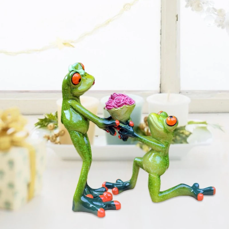 

1 Pc Creative Wedding Propose Frog Statue Indoor Outdoor Sculpture Collectible Figurines Home Desk Garden Decoration