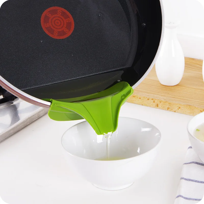 

Kitchen Anti-spill Pot with Round Mouth Edge Deflector Liquid Diversion Nozzle Kitchen Accessories Pouring Soup Kitchen Gadgets