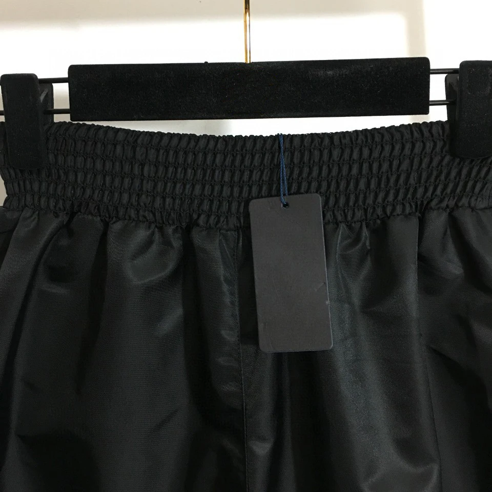 

Hight Quality Luxury Summer Women New Back Pocket Triangle Elasticated Waist Wide-leg Shorts