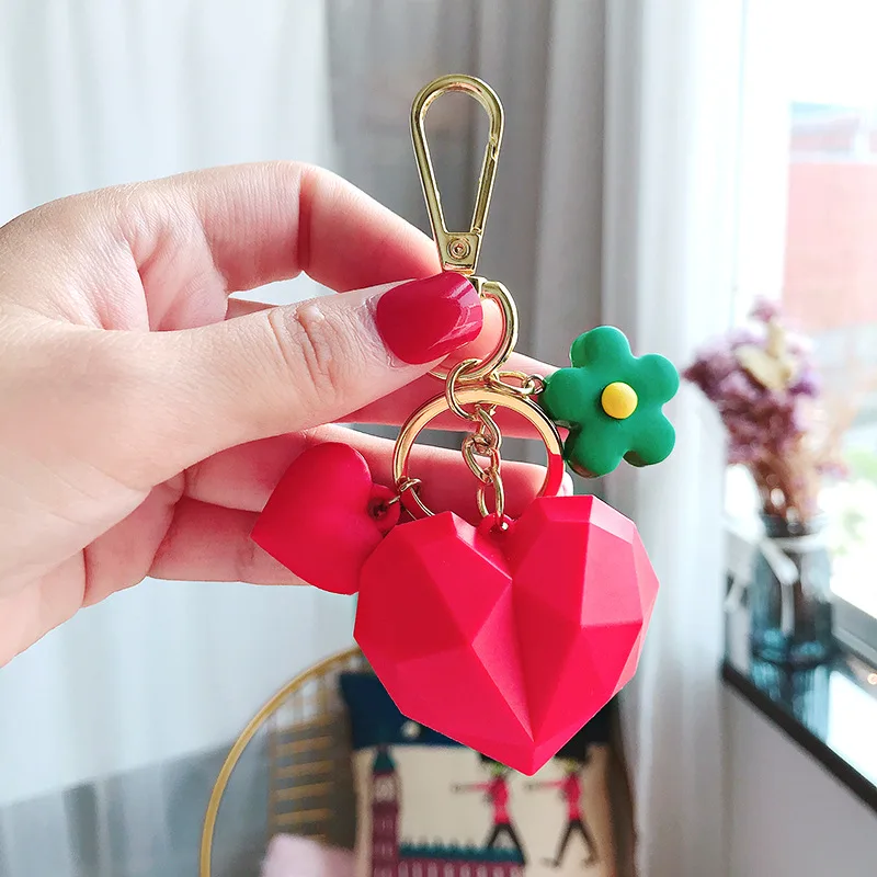 Творческий с геометрическим рисунком резной поверхностью который продается