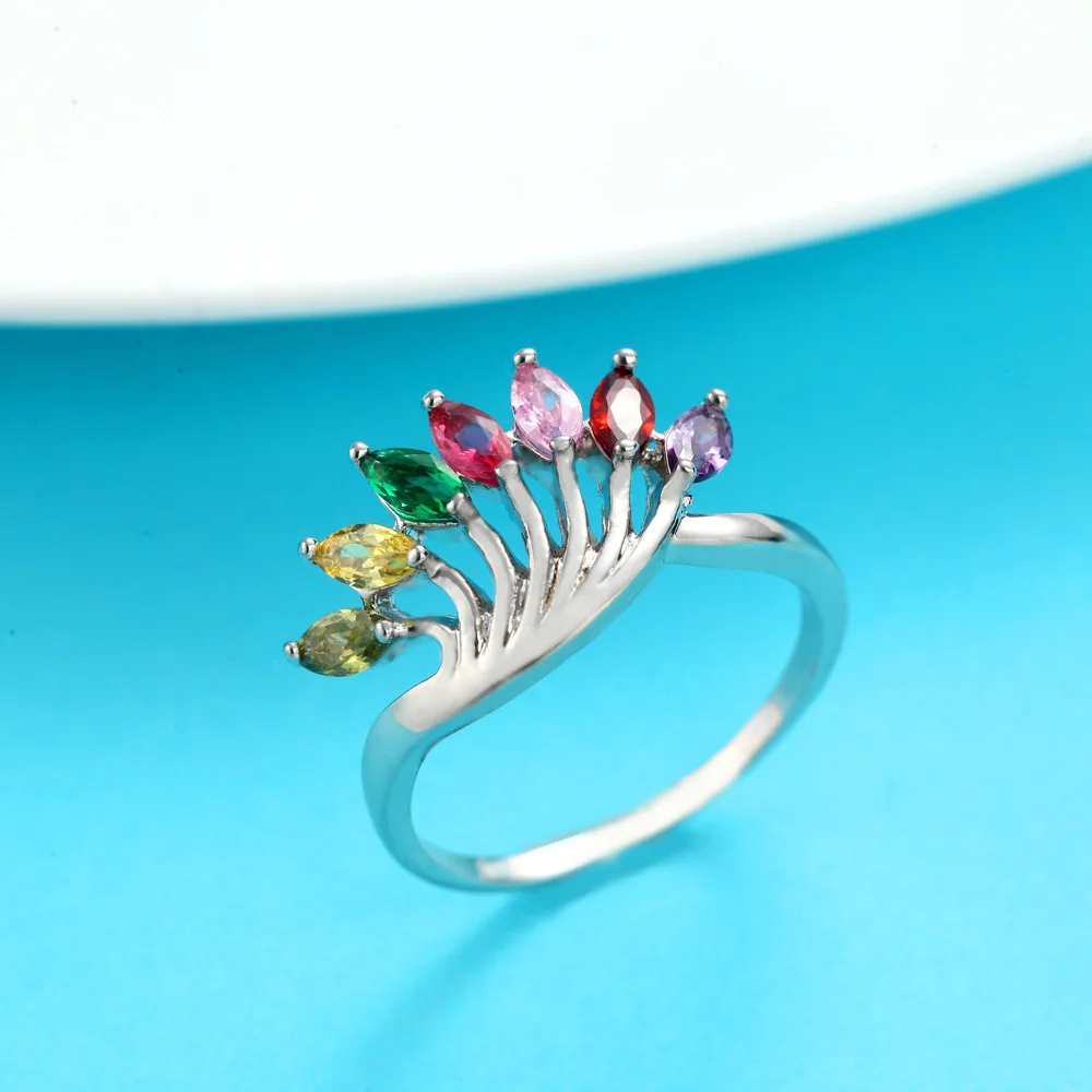 Кольцо женское с радужным цветком и павлином из циркона белого золота