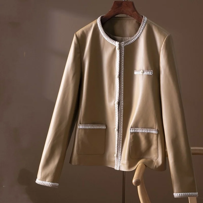 

Women's coat legitimate leather 100%, short jacket with pearls round collar