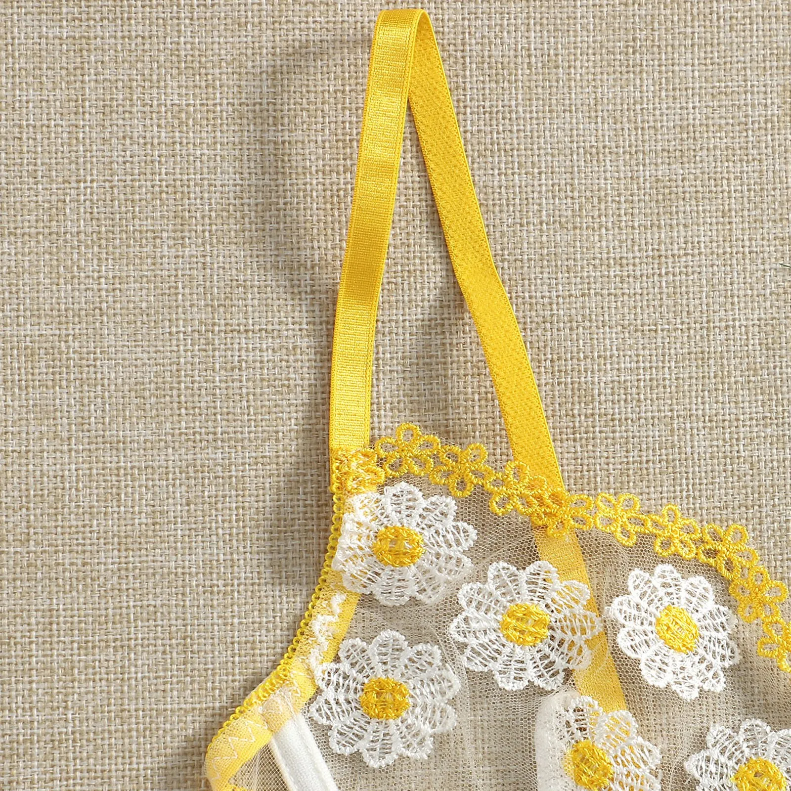 

3 Pcs Lace Bra Set Women Embrodiery Lace Lingerie Set Floral Bra + G-string Garter Belt Ladies Yellow Sexy Underwear Set