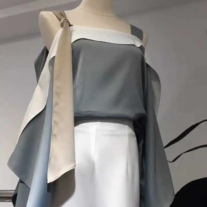 Женская Асимметричная блузка с открытыми плечами и оборками | одежда