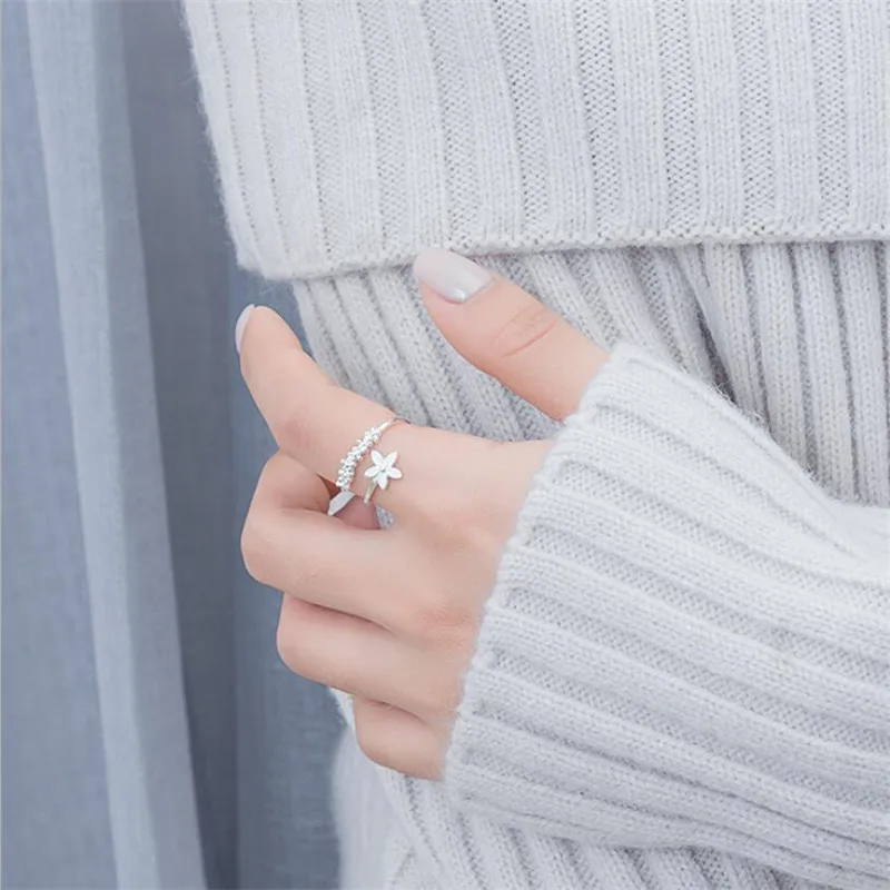 

Fresh Flower Silver Color Temperament Personality Literary Fashion Gift Korea Female Resizable Opening Rings Party Jewelry Gift