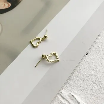 

S925 Sterling Silver Vintage Gold Color Heart-shaped Earrings Wild Earrings Exaggerated Love Earrings Manufacturers ER164