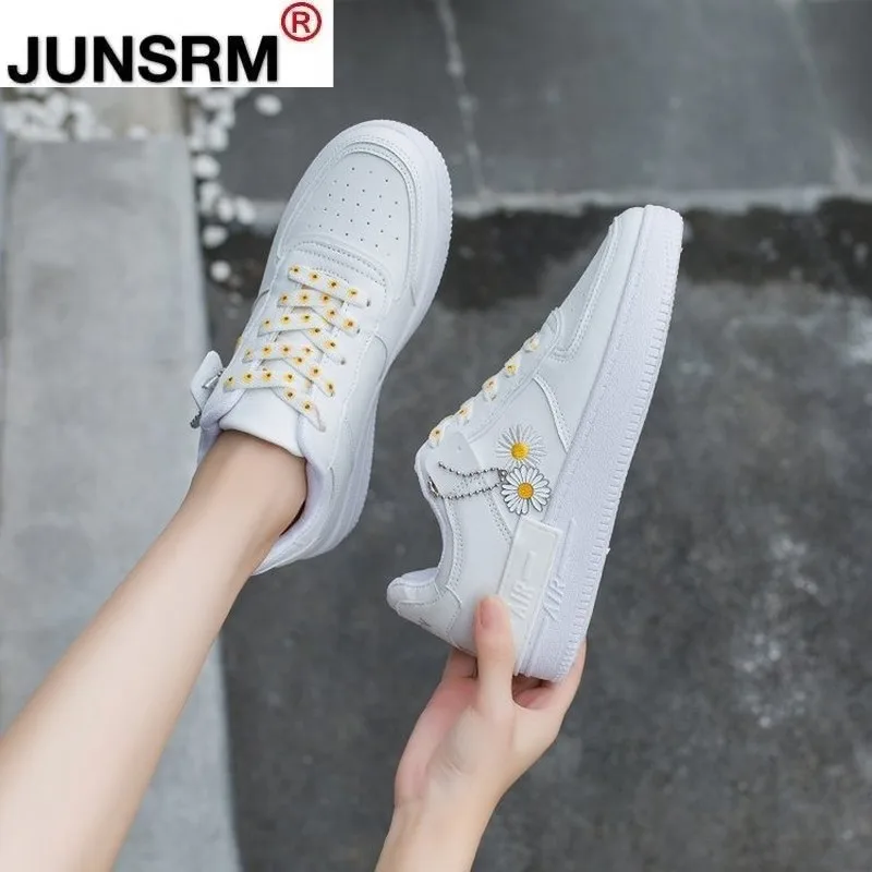 

New Spring Korean Daisy Sports Shoes Lace Up flats Breathable White Shoes platform Woman Shoes casual Sneakers zapatos de mujer