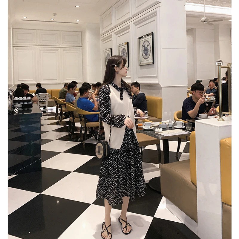 Mishow Женский комплект жилет + платье в горошек с длинным рукавом. Летняя коллекция